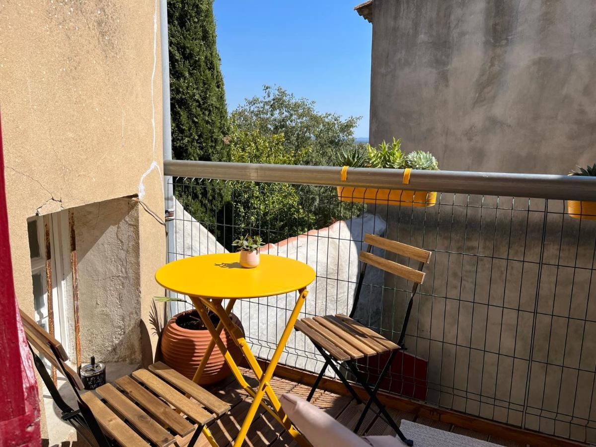 Atypique Châteauneuf-de-Gadagne Exterior foto